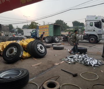 SĂM LỐP XE Ô TÔ BÌNH DƯƠNG / DỊCH VỤ VÁ VỎ XE / LẮP RÁP LƯU ĐỘNG TẬN NHÀ