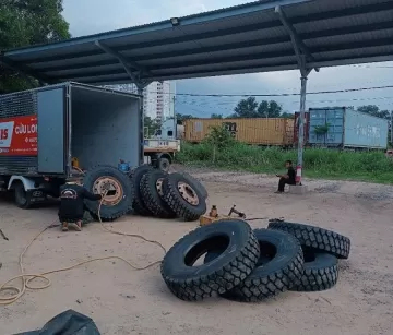 VÁ VỎ XE LƯU ĐỘNG BÌNH DƯƠNG / CẤU ÔNG BỐ / 550/ AN PHÚ/ THUẬN AN