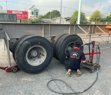 Trung Tâm Thay Lốp Xe Ben, Xe Công Trình, Xe Container Tại Bình Dương – Dịch Vụ Uy Tín 24/7