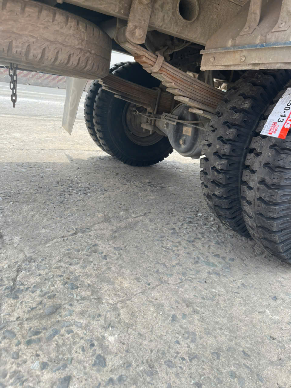 DỊCH VỤ THAY LỐP XE BÌNH DƯƠNG / VÁ VỎ/ THAY VỎ