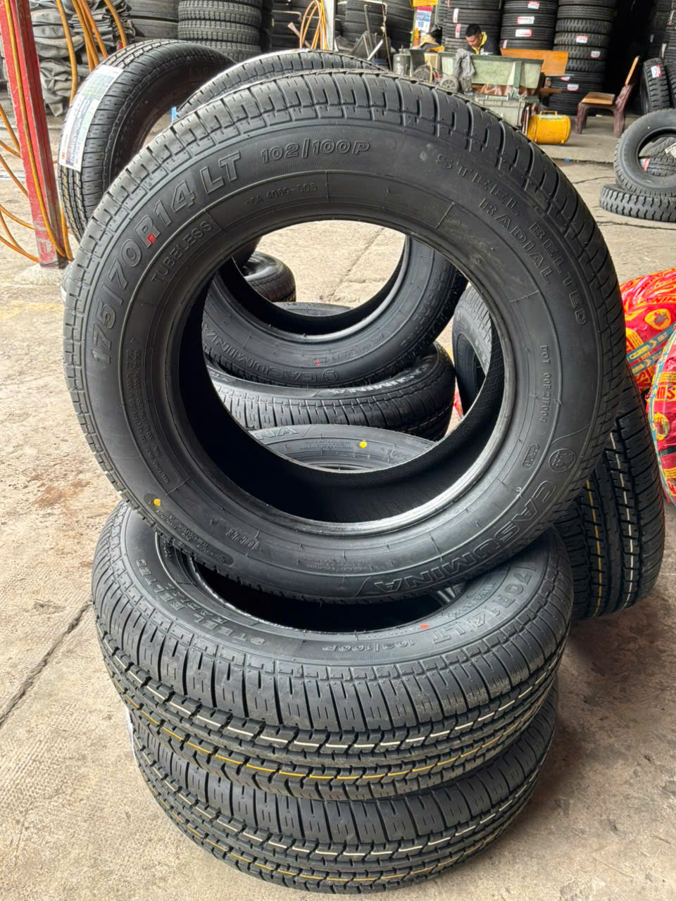 LỐP XE 175/70R14LT 10PR CASUMINA GAI C406G
