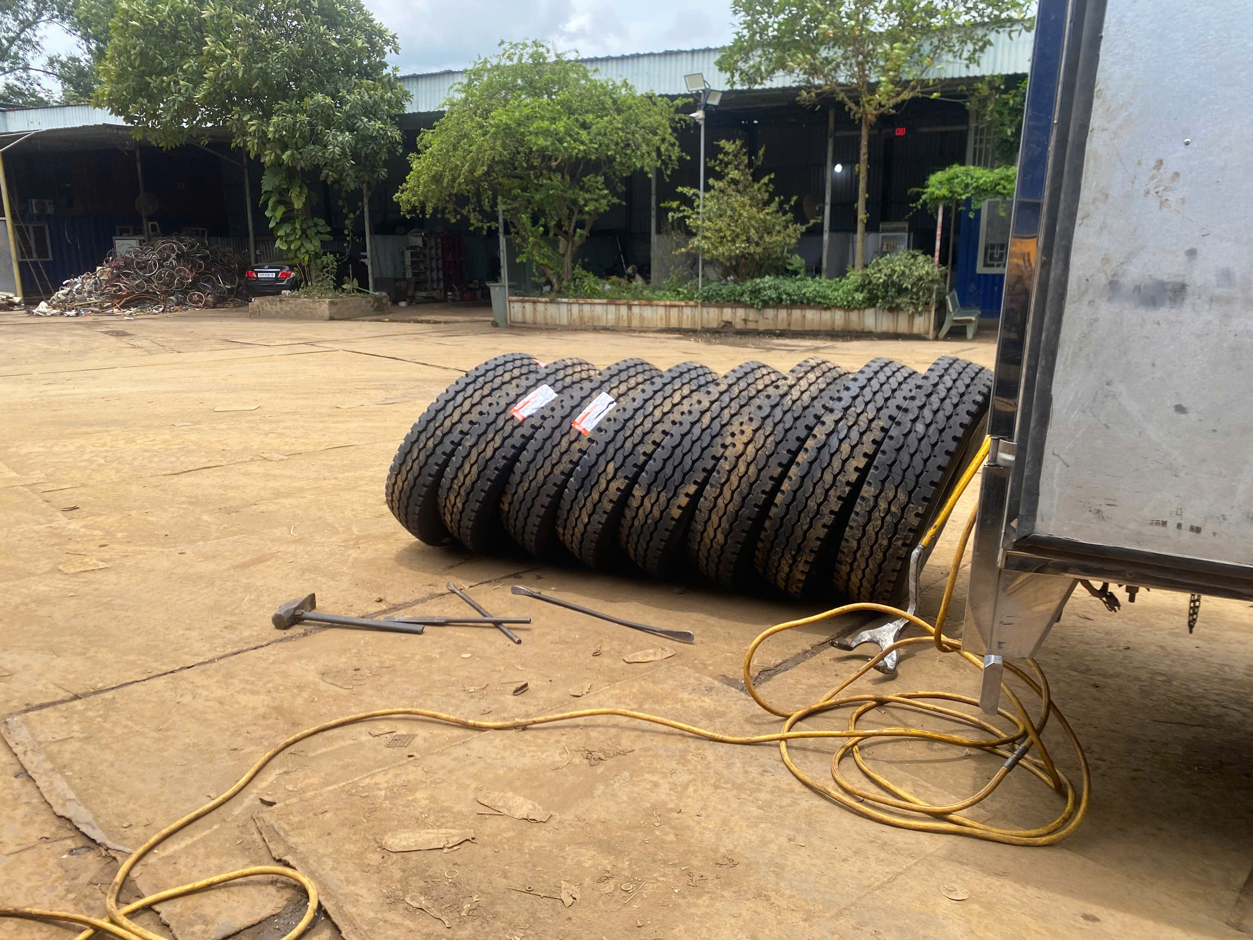 Vá Vỏ Xe Ô Tô Lưu Động Bình Dương | Lắp Ráp Lốp – Cửu Long Thiên