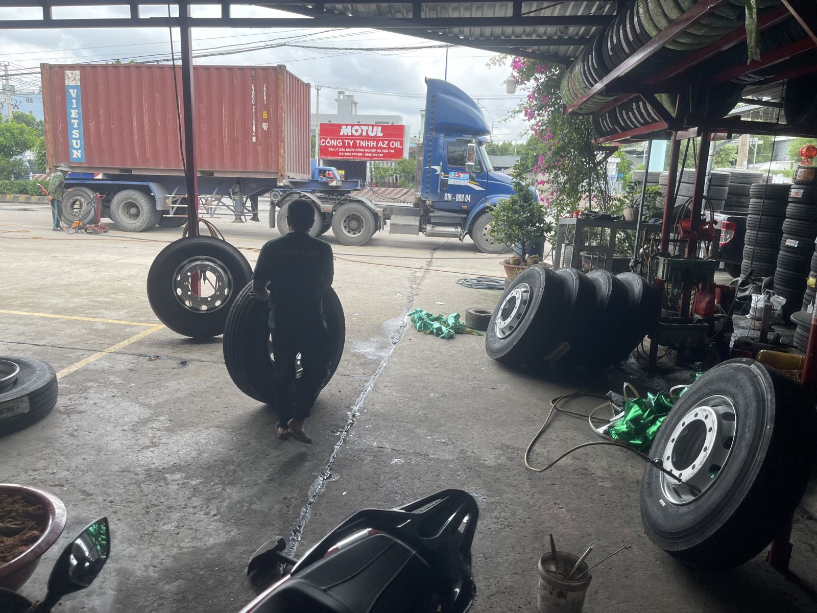 Thay Lốp Xe Lưu Động - Giải Pháp Tiện ích, Nhanh Chóng