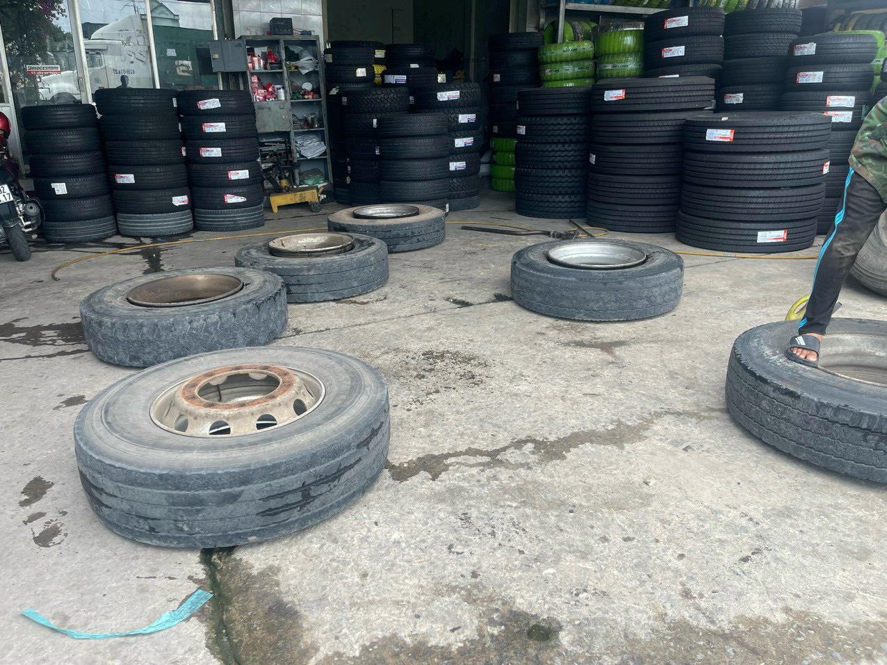 Địa chỉ thay lốp xe Cửu Long Thiên Dĩ An Bình Dương / Dịch vụ nhanh nhất và uy tín cao