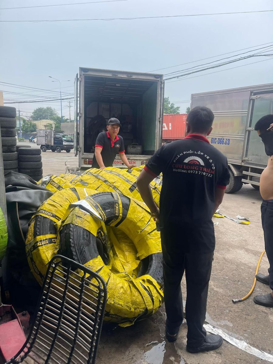 Dịch Vụ Thay Lốp Xe tại công ty khách hàng khu vực Tân Uyên