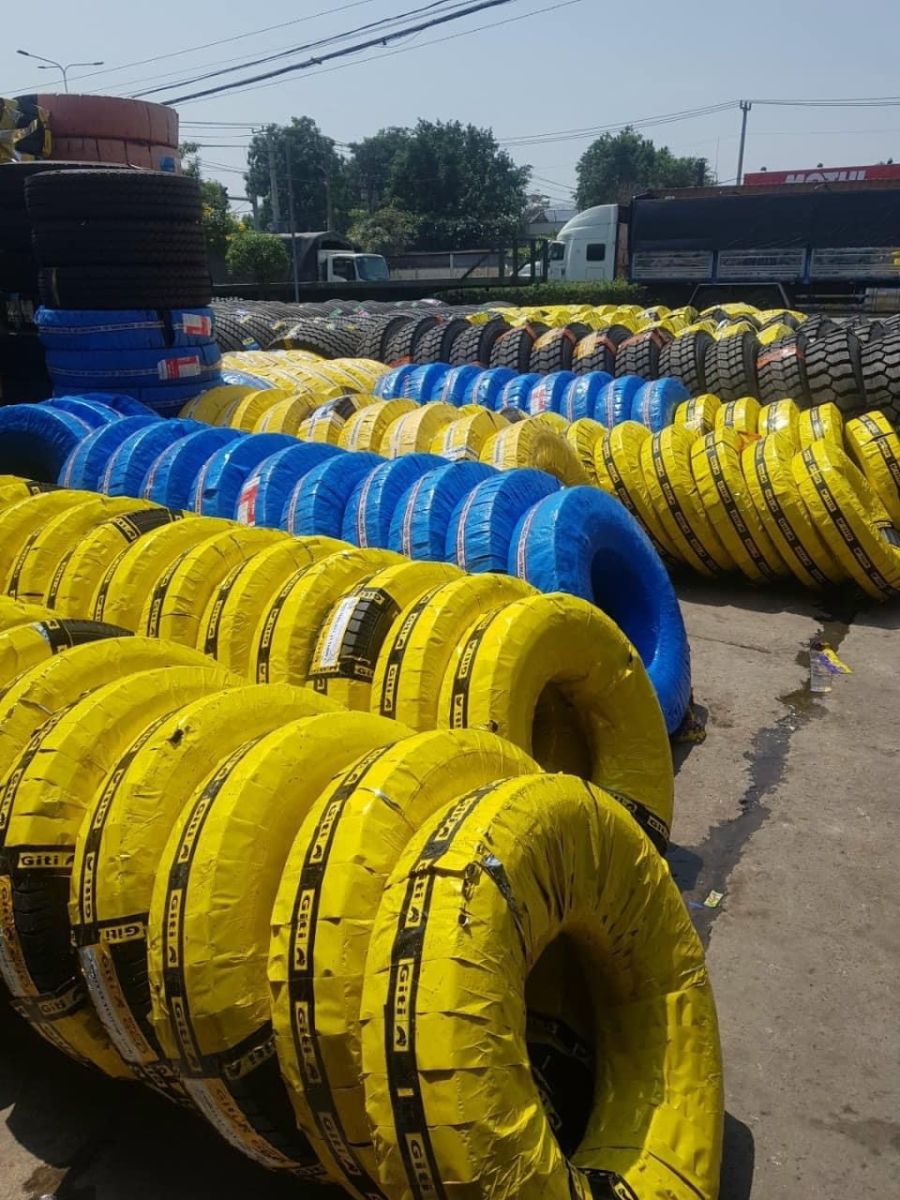 Dịch Vụ Thay Lốp Xe tại công ty khách hàng khu vực Tân Uyên