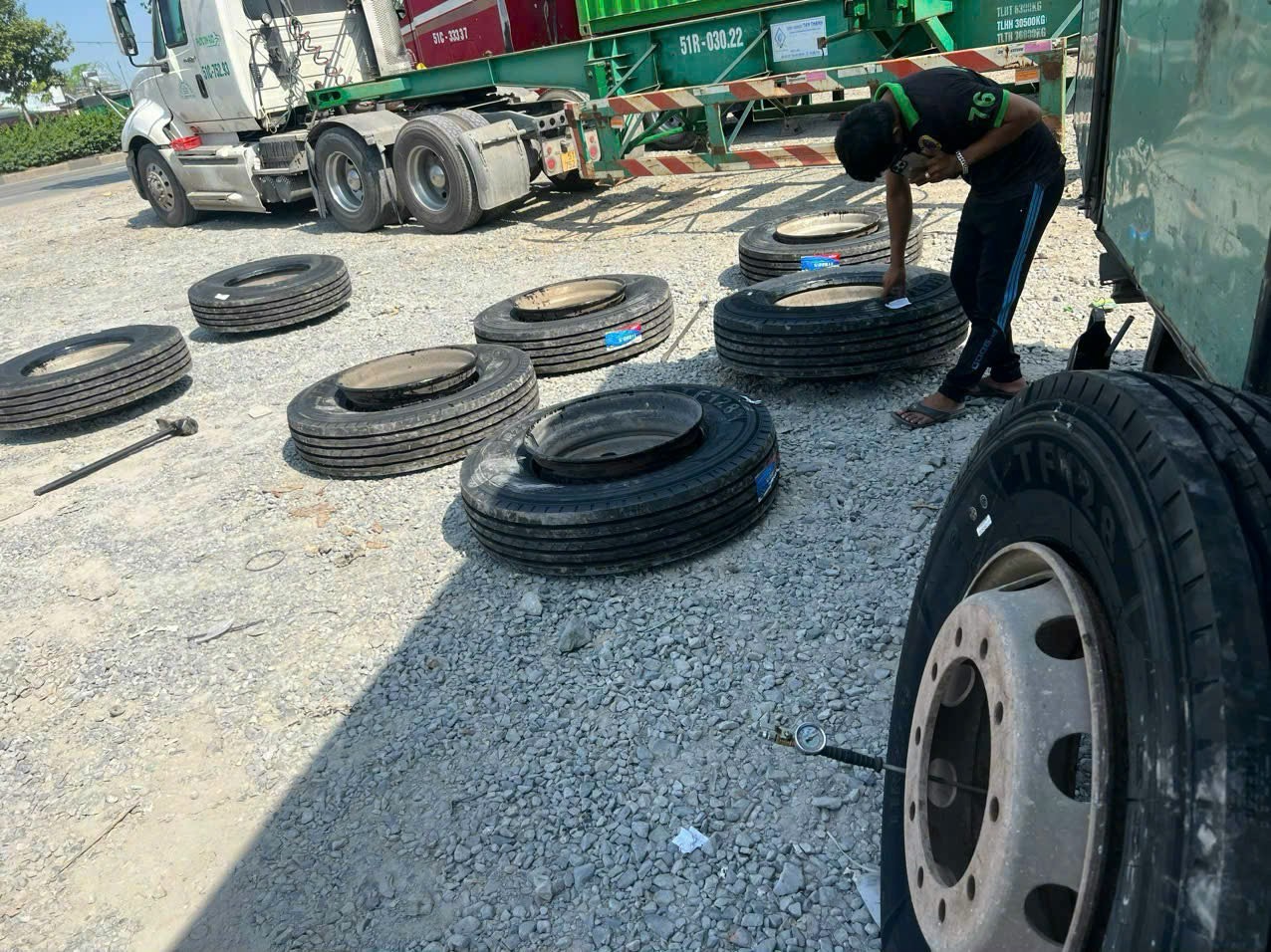 Lốp Xe TRAZANO 1100R20 CM987