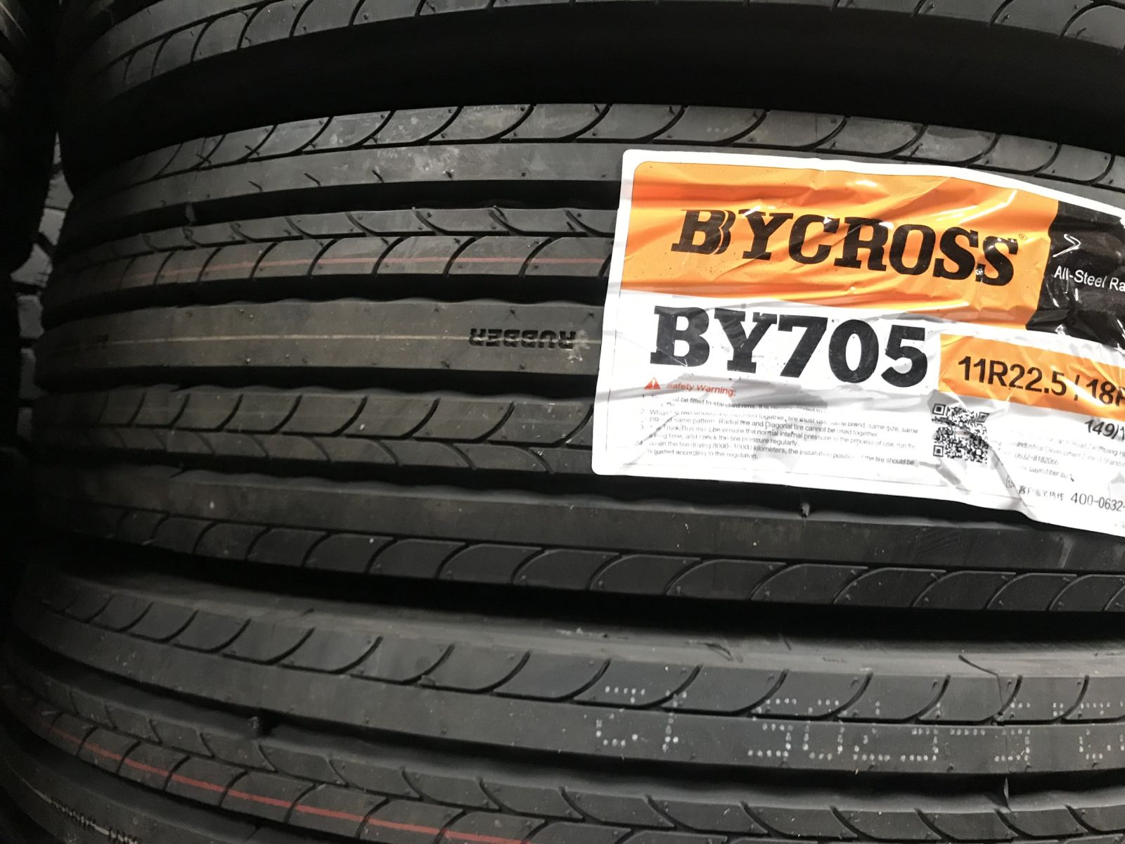 Lốp xe ROADSTAR 12R22.5 18PR ( 305)