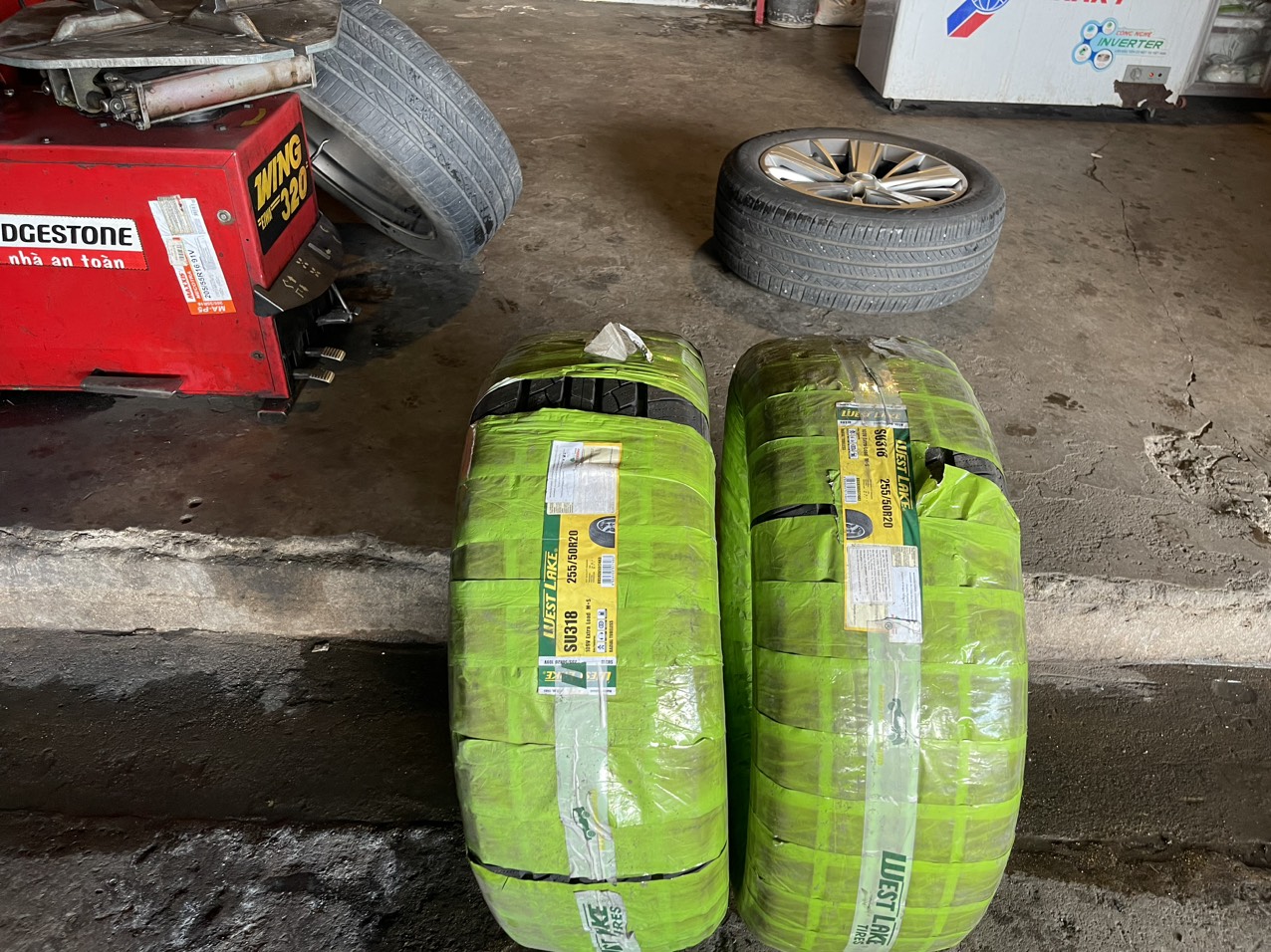 Lốp Xe BRIDGESTONE. 185/65R14