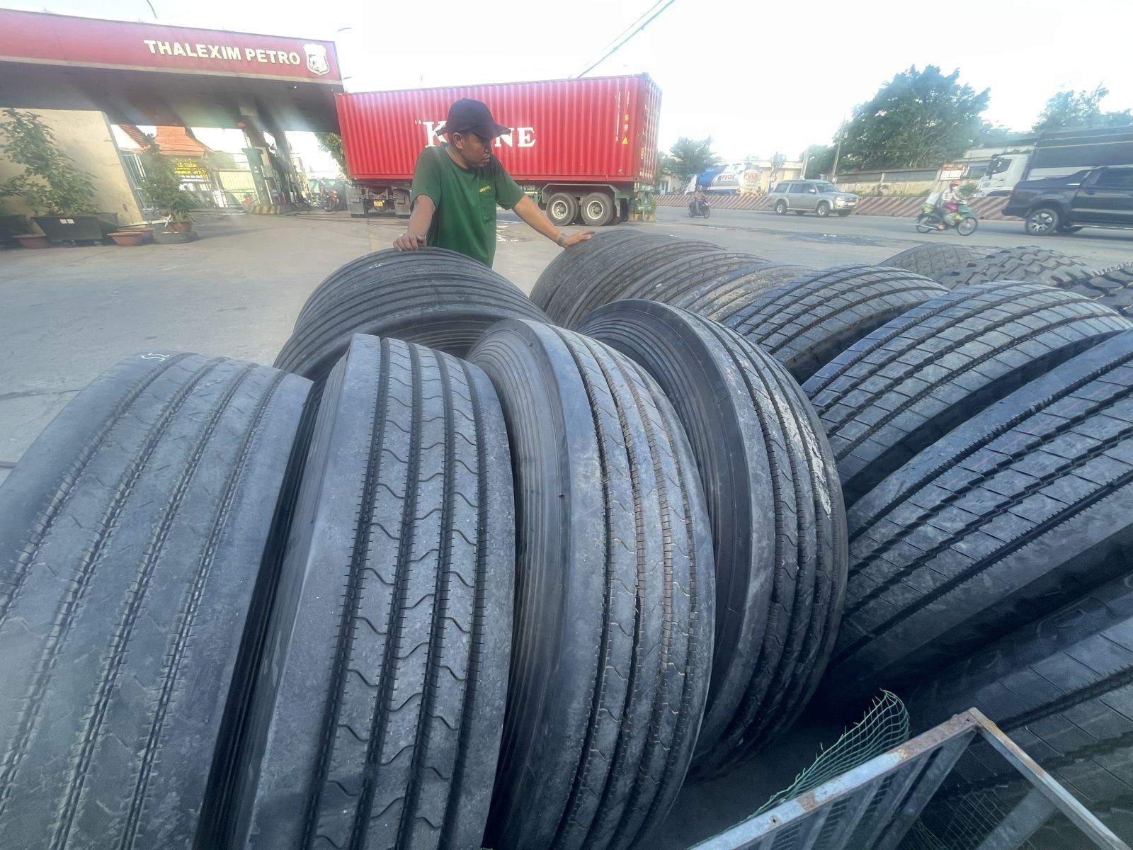 Cung Cấp Lốp Xe Tải Cũ Bình Dương