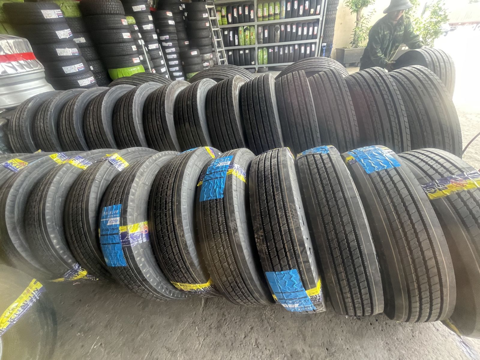 Lốp Xe BRIDGESTONE 700-15 12PR