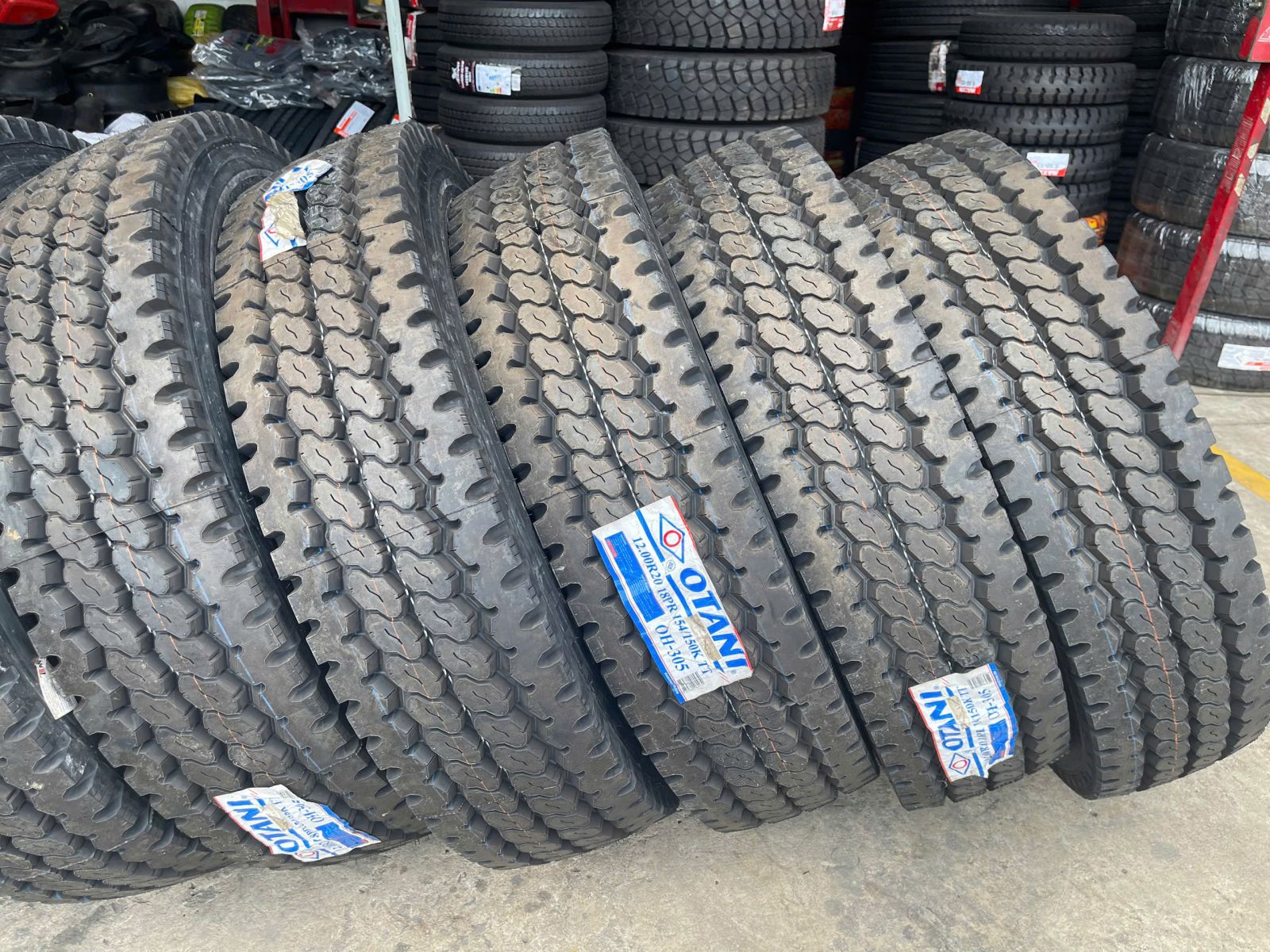 VÁ VỎ LƯU ĐỘNG 24/24 QUỐC LỘ 1K DĨ AN