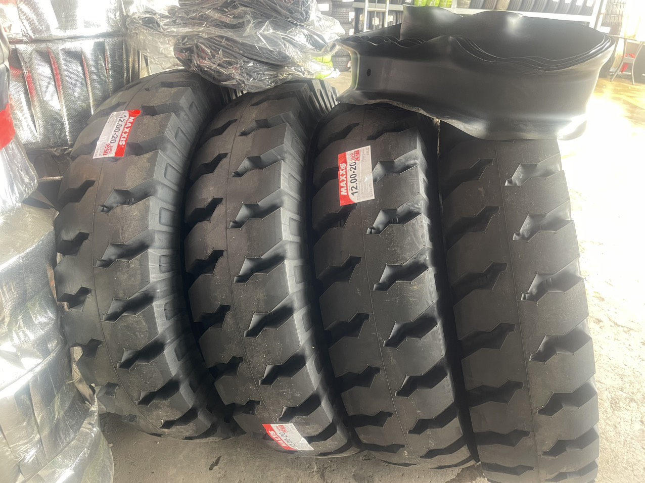 Lốp Xe MAXXIS 12.00-20 24PR