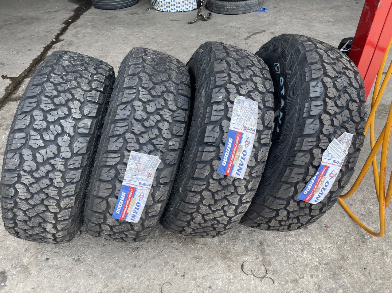 Lốp Xe MAXXIS 165/70R13C