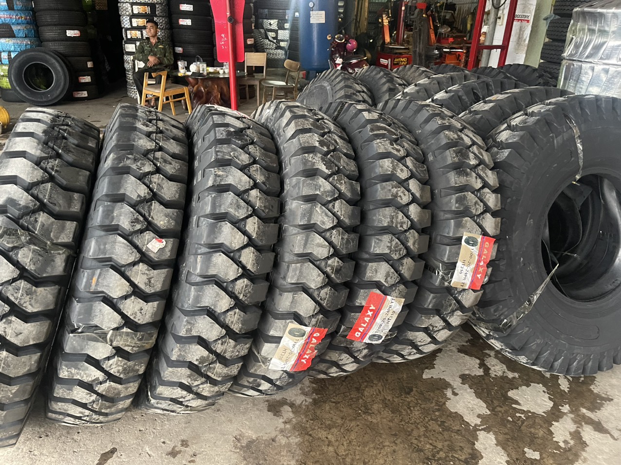 Lốp Xe WESTLAKE 12.00-20