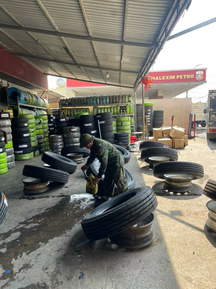 Lốp xe du lịch BRIDGESTONE 205/55R19