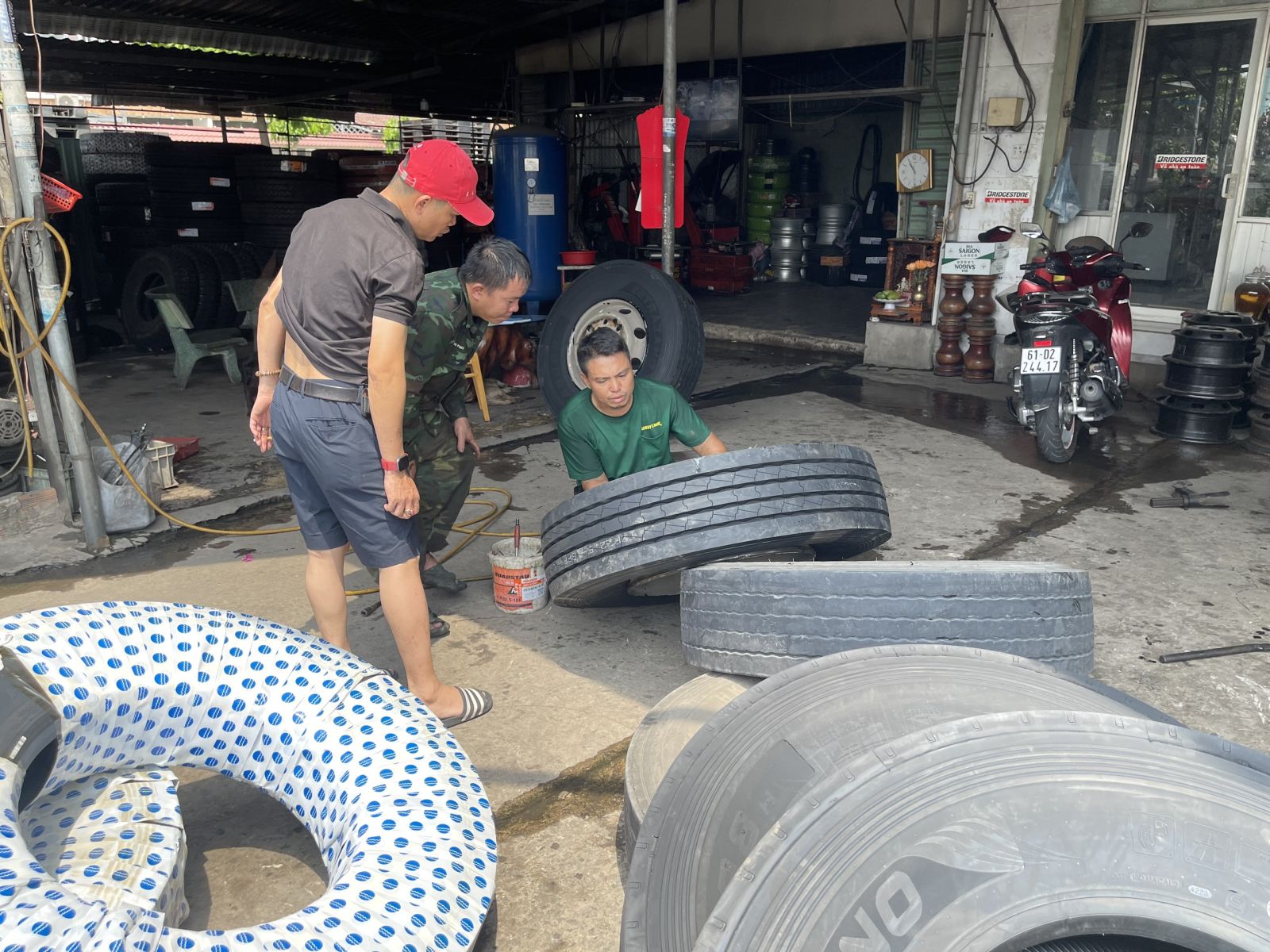 Lốp xe MAXXIS 10.00R20 UR288