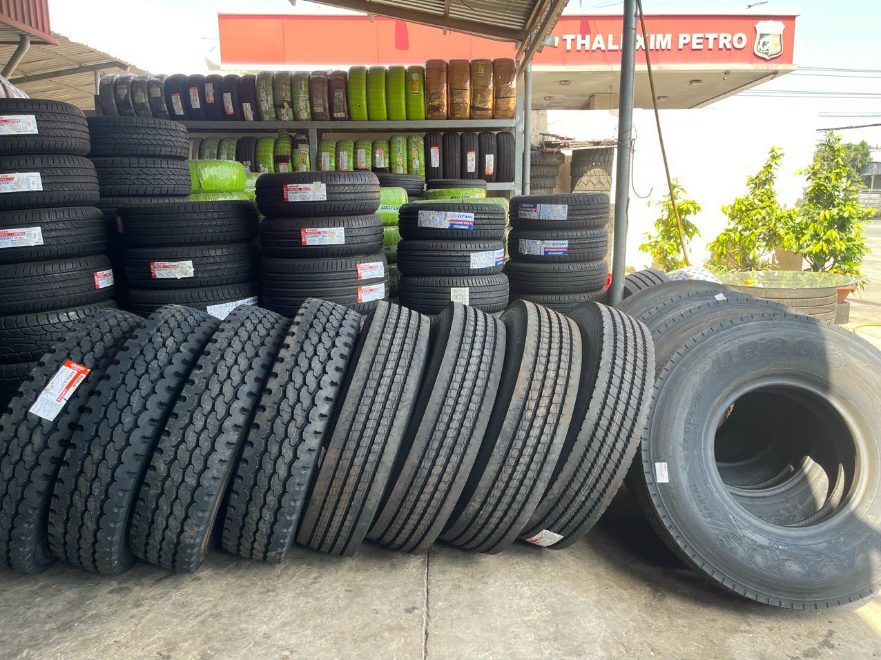 Lốp xe MAXXIS 11R22.5 16PR MA189