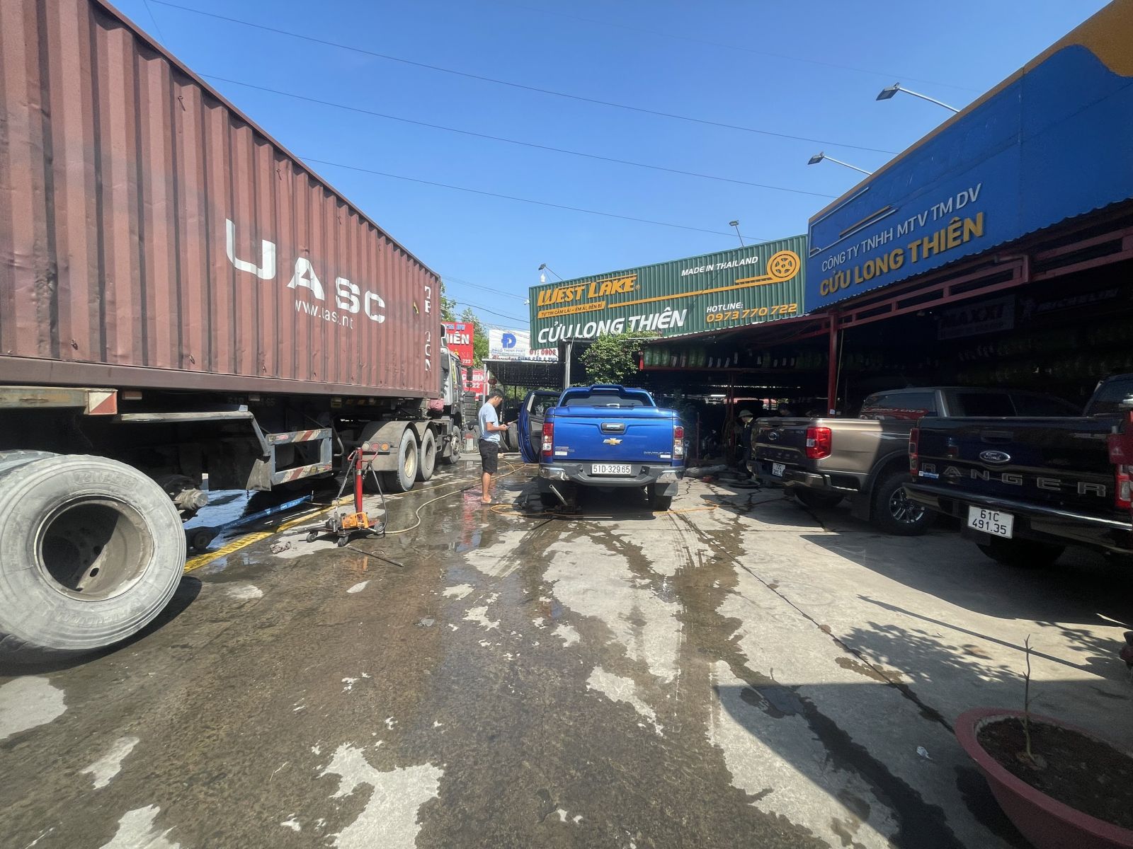 Lốp Xe  DOUBLECOIN  8.25R20-14