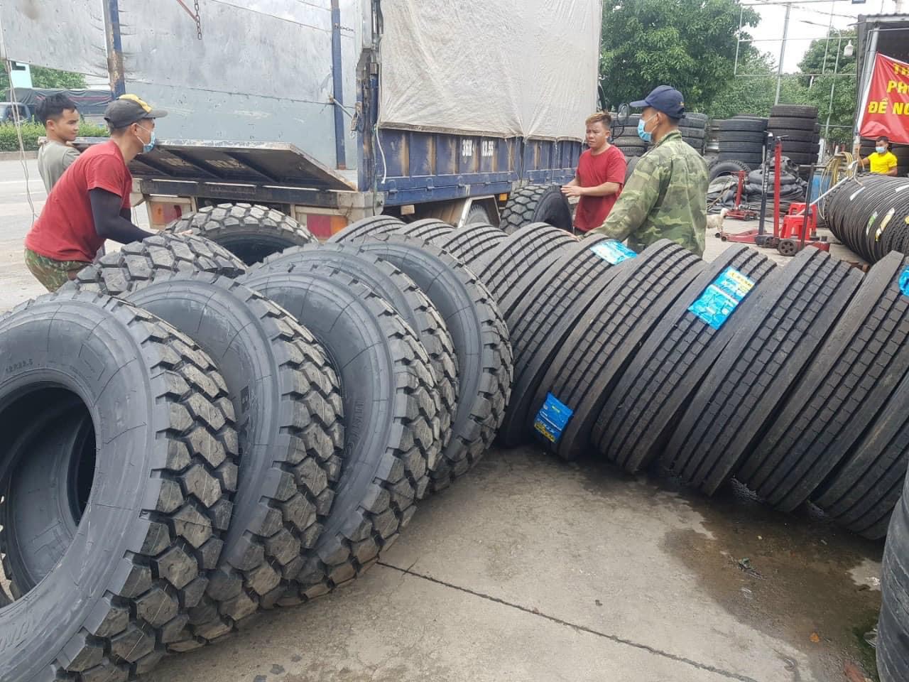 Lốp Xe Tải KUNLUN 11R22.5 18PR KT 818