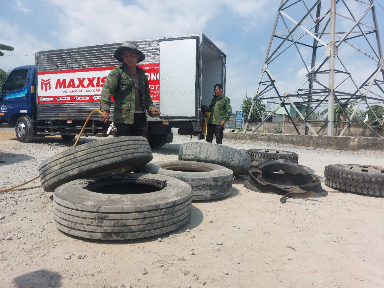 CỨU HỘ LỐP XE PHƯỜNG DĨ AN - TP.HCM