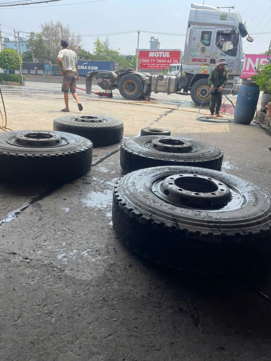 VÁ LỐP/ THAY LỐP LƯU ĐỘNG DĨ AN 24/24