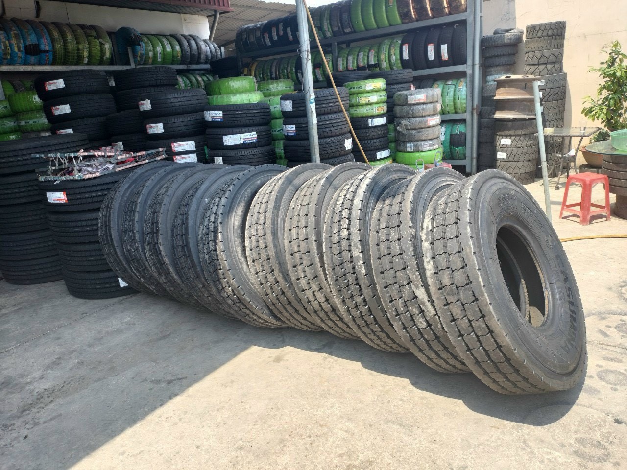 Lốp xe MAXXIS 10.00R20 UR288