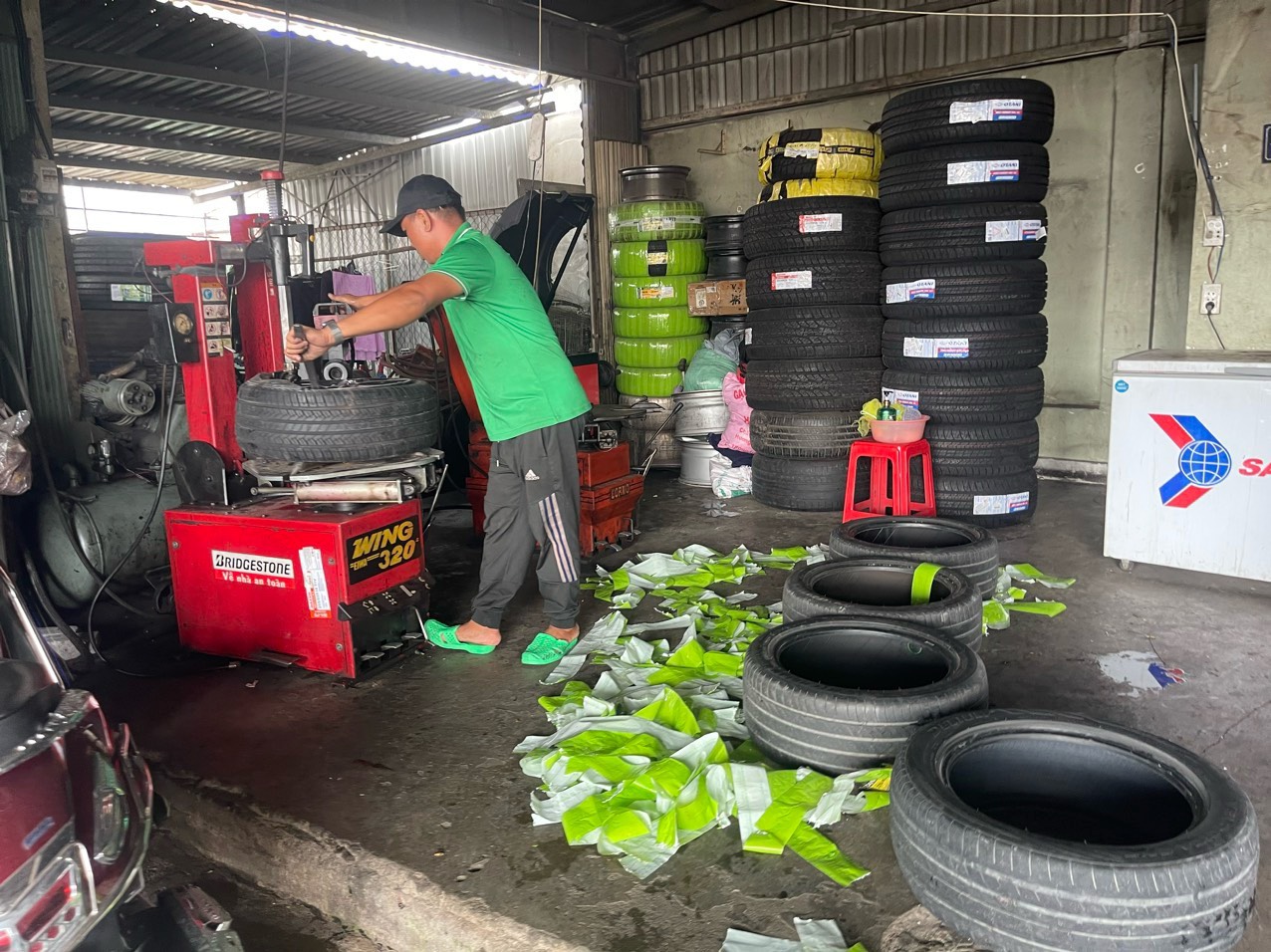 Lốp xe : WESTLAKE  255/50R20 SU318
