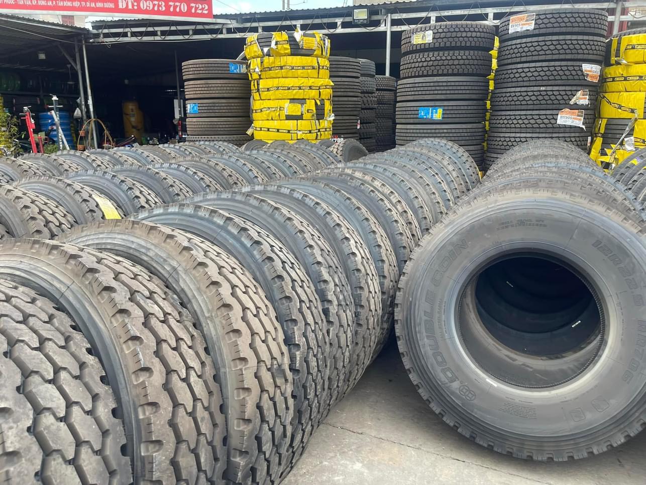 Lốp Xe DOUBLE COIN 12R22.5