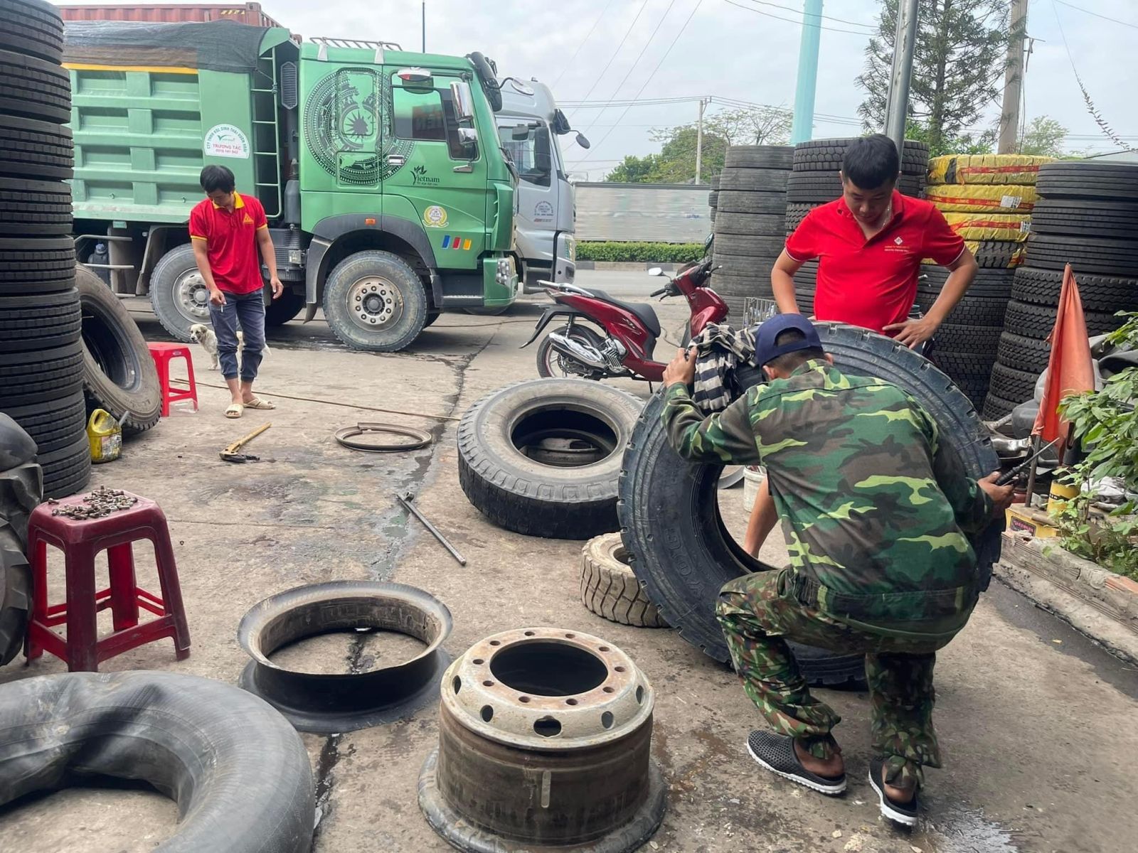 Lốp Xe TRAZANO 1100R20 CM987