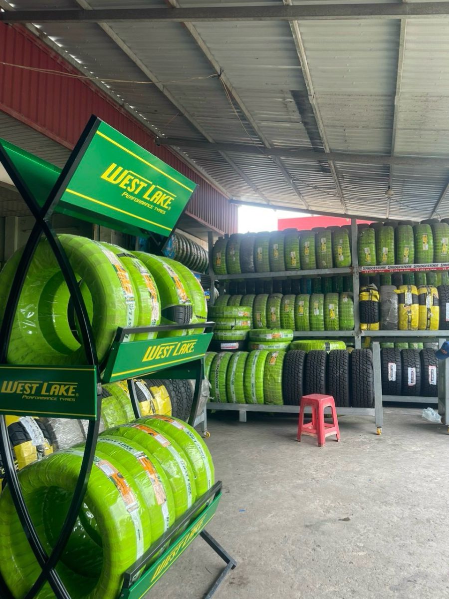 Lốp xe WESTLAKE 235/60R17