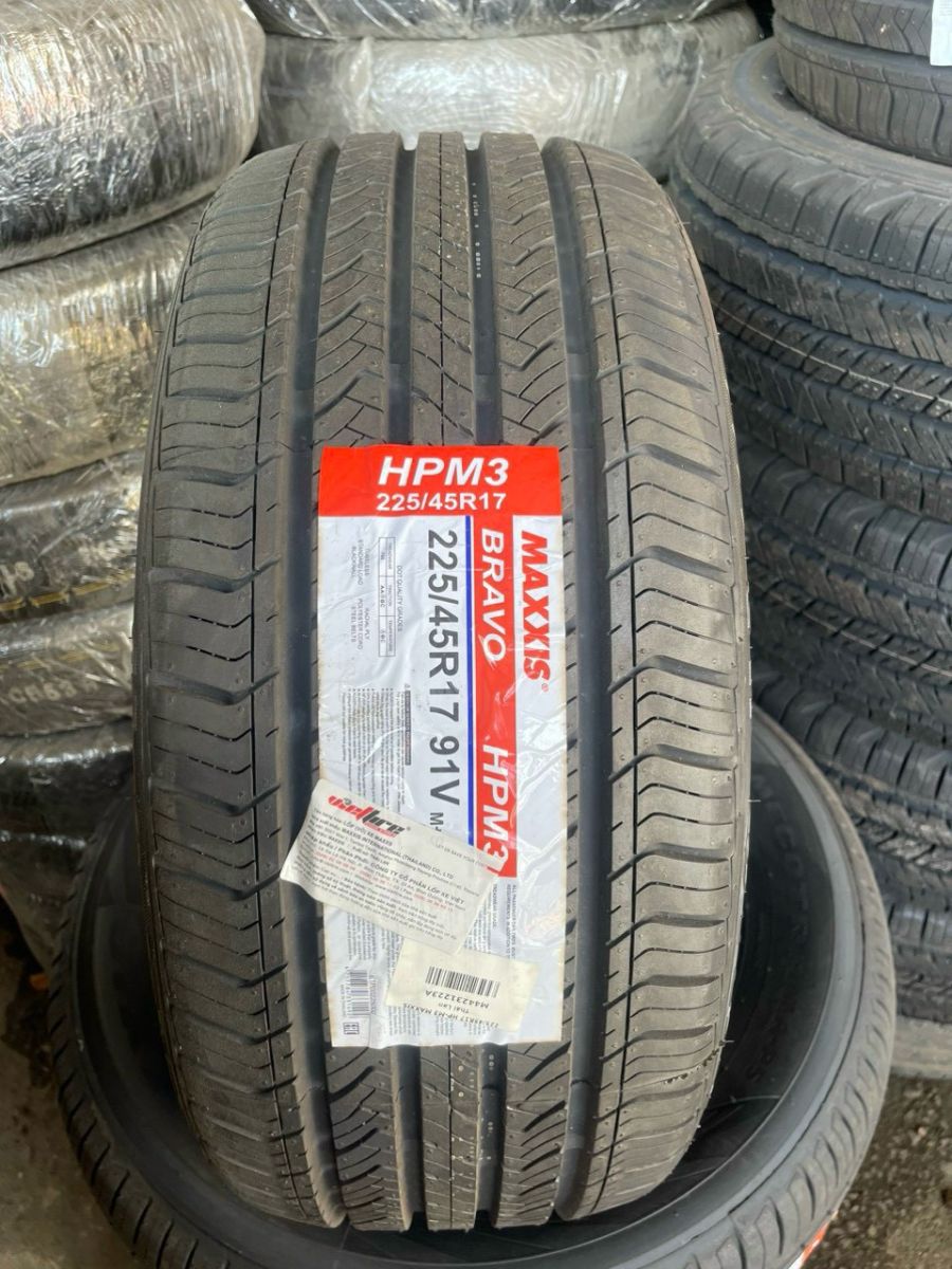 Lốp xe MAXXIS 225/45R17