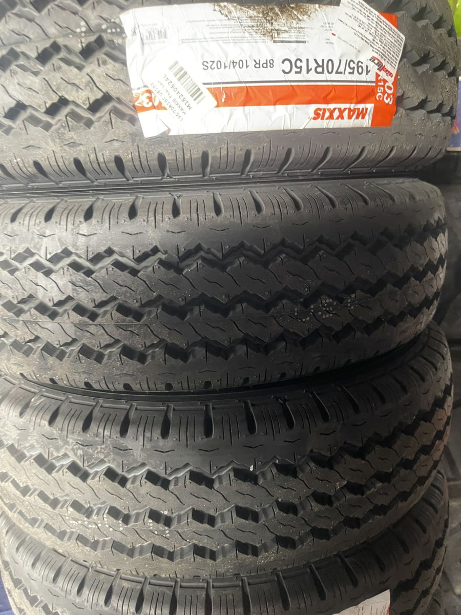 Lốp Xe MAXXIS 195/70R15 C