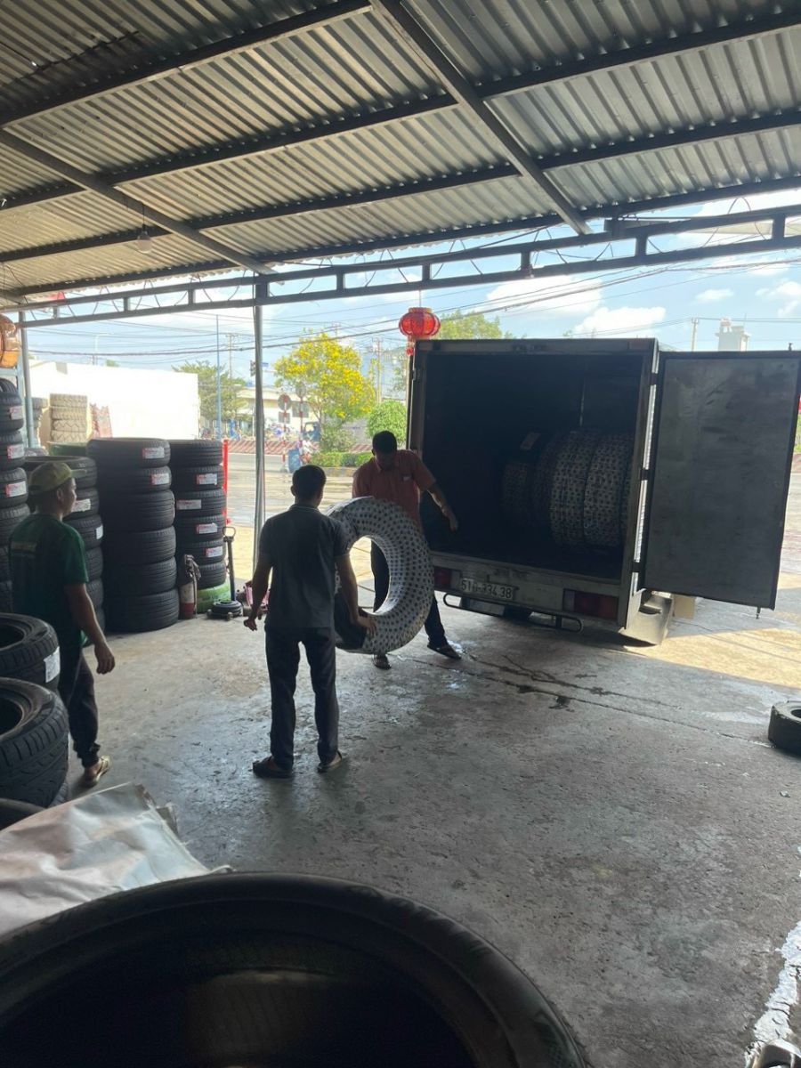 Lốp xe TRAZANO 11.00R20 CR926