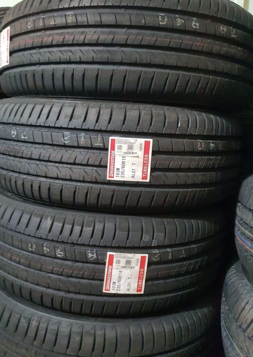 Lốp xe du lịch Bridgestone 235/60R18