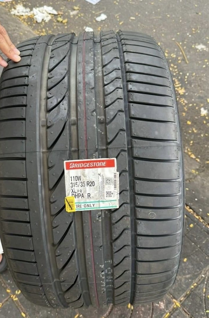 Lốp xe du lịch Bridgestone 315/35R20