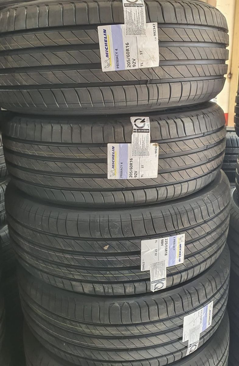 Lốp xe MICHELIN 245/45R18